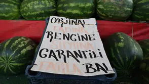 Kırşehir’de kavun ve karpuz tezgahları sıcaklardan dolayı hareketlendi