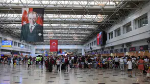 Havalimanlarında rekor yoğunluk 7 ayda 138 milyon yolcu uçtu