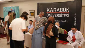 Karabük Üniversitesi İzmirli gençlerin gelecek planlarını mercek altına aldı