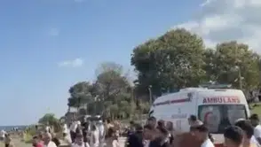 Sarayburnu'nda denize giren iki kardeş boğulma tehlikesi atlattı