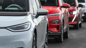Tesla vites küçülttü: 2 milyon araca teknik inceleme kararı