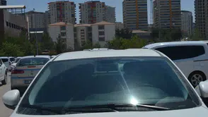 Park halindeki araçlar çocuklar için ölüm tuzağına dönüşüyor
