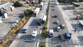 Ukraynalı turistleri taşıyan otobüs Burdur'da devrildi