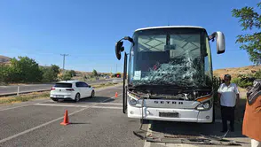 Yozgat yolunda otobüs ile traktör çarpıştı