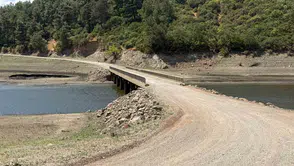 Çanakkale’de sular çekilince eski köprü yeniden trafiğe açıldı