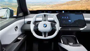 Otomobillerde tuş devri kapanıyor mu? BMW'den şaşırtan 'gençlik' savunması