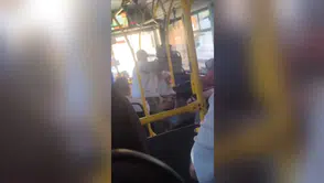 Malatya’da toplu taşımada yumruklu kavga anı kameraya yansıdı