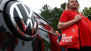 Volkswagen'de 140 bin kişilik iş riski, sendika grev kapısını araladı