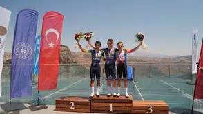 Kahramanmaraş yollarında 31 ülkeden 175 bisikletçi kıyasıya yarıştı