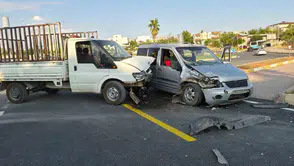 Adıyaman’daki kavşakta araçlar birbirine girdi