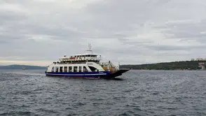 Ege'de fırtına ulaşımı vurdu: Gökçeada hattında seferler iptal
