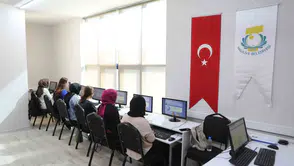 Şanlıurfa'da dijital dönüşüm hamlesi: Gençler F klavye ile geleceğe hazırlanıyor