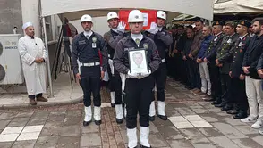 Emniyet teşkilatını yasa boğan veda: Başkomiser Hacı Murat Özbal son yolculuğuna uğurlandı