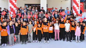 Van'da okul zili çaldı: 274 bini aşkın öğrenci için yeni dönem heyecanı başladı