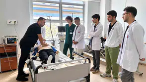 Geleceğin doktorları ADÜ'de gerçeği aratmayan acil durum senaryolarıyla ter döktü