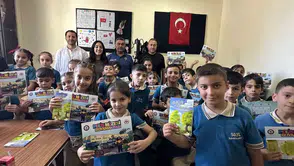 Yüksekova'da üniformalı kahramanlar minik misafirlerini ağırladı