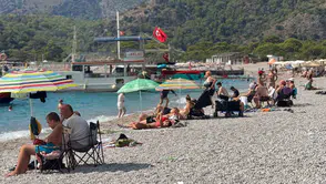 Takvimler sonbaharı işaret etse de Fethiye'de yazın ateşi sönmüyor