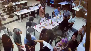 Restoranda saniyelerle yarış: Küçük çocuğun hayatını o hamle kurtardı