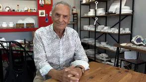 86 yaşında demansa meydan okuyan sanat: Çiniyle hayata yeniden tutundu