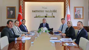 Bayburt'ta sosyal yardımın rotası çizildi: Vali Eldivan'dan kritik değerlendirme
