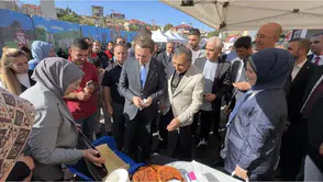 Yüksekova'da sanat ve dayanışma bir arada: Kadınların emeğiyle çehre değişti