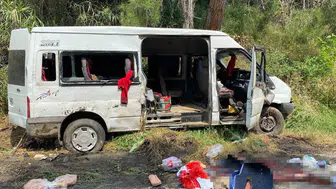 İzmir'de şarampole devrilen işçi servisinde bir can kaybı, 10 yaralı