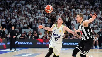 Fenerbahçe Beko sezonu 3 kupayla zirvede noktaladı