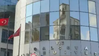 İzmir'de belediye başkanlarına operasyon: İki isim hakkında gözaltı kararı