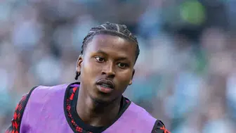 Trabzonspor’un yeni sol beki Sidny Lopes Cabral resmen imzayı attı