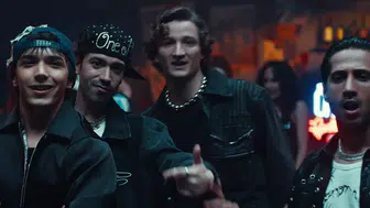 Yeni boyband grubu Radikal, “Hayran” şarkısı ile büyük çıkış yaptı!