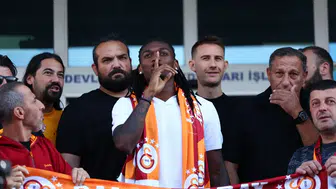 Galatasaray yılın transfer bombasını patlattı: Rafael Leao İstanbul'da