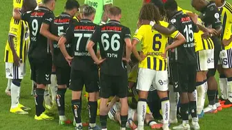 Kadıköy'de nefesler tutuldu: Sakatlığı stadyumu sessizliğe boğdu