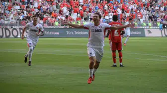 Çorum FK Samsunspor'u 5-1 mağlup etti: Cengiz Ünder 5 dakikada duble yaptı