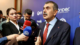 Milli Eğitim Bakanı Yusuf Tekin serbest kıyafet eleştirilerine yanıt verdi