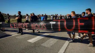 Fransa'da polis-motosiklet kazası sonrası protestolar şiddetlendi