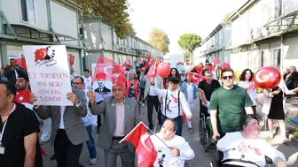 Bursa'da Cumhuriyet'in 103. yılı özel bireylerin yüreğiyle taçlandı