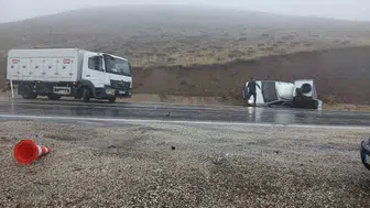 Erzurum yollarında sis kabusu: İki aracın çarpıştığı kazada ağır yaralı var