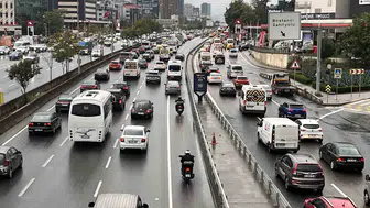 Megakentte mesai çıkışı kabusu: Yollar durma noktasına geldi
