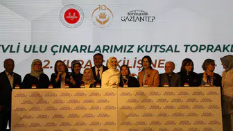 Gaziantep'te 41 yıllık sevgiye kutsal ödül: Bin çift umre yolcusu