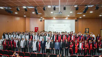 Karaman'da beyaz önlük heyecanı: Geleceğin hekimleri meslek yolculuğuna ilk adımı attı