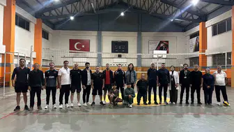 Yüksekova'da mesai bitti, rekabet başladı: Kaymakam Hülür sahalara indi