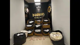 İzmit otoyolunda narkotik operasyonu: 338 bin hapla yakalandılar