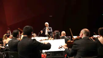 Eskişehir'de klasik müzik rüzgarı: Efsane besteciler sahnede buluştu