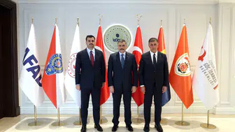 İzmir'in iki önemli ismi Ankara'da: Bakanlıkta dikkat çeken buluşma