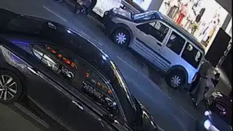 Samsun'da sokak ortasında dehşet anları: Eşinin yasak aşk yaşadığını iddia etti, kardeşleriyle birlikte saldırdı