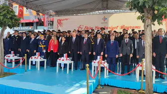 Batman sokaklarında Cumhuriyet coşkusu: Turgut Özal Bulvarı bayram yerine döndü
