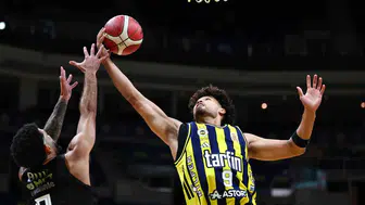 Ülker Arena'da nefes kesen final: Fenerbahçe son saniyede güldü