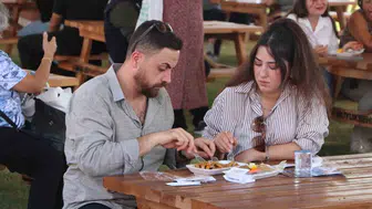 Adana'da damak çatlatan şölen: Onuncu yıla özel dev mangal ateşiyle başladı