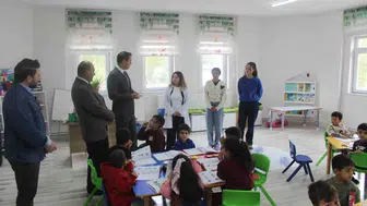 Miniklerin neşesine ortak oldu: Kaymakam Semiz'den anlamlı okul ziyareti