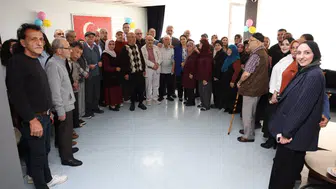 Düzce'de duygusal gün: Vali Makas ve eşinden huzurevi sakinlerine özel ziyaret